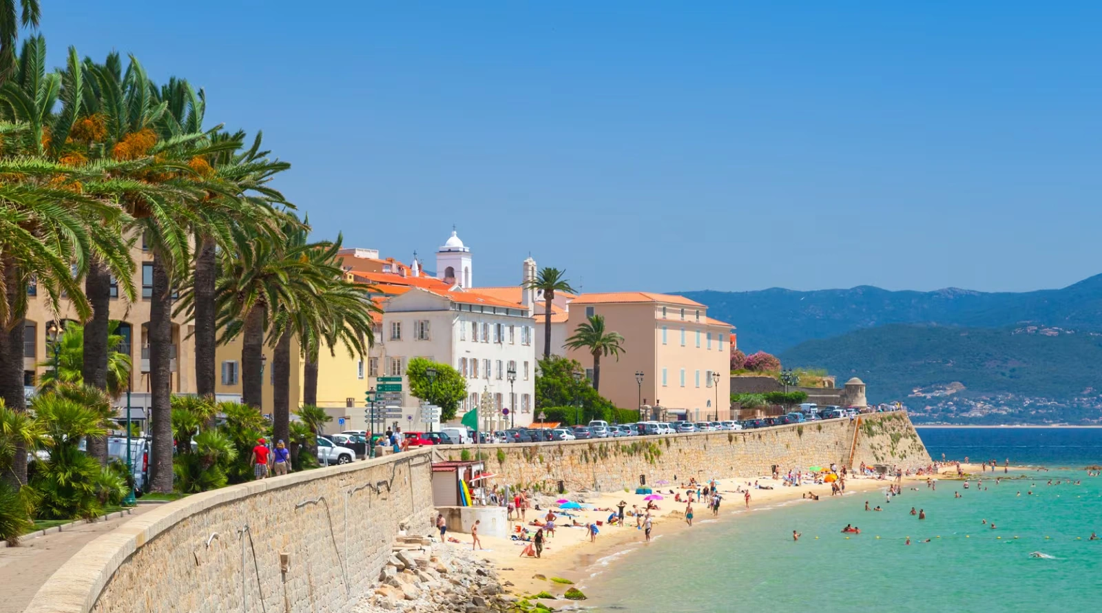 Ajaccio – færgehavn og rejsemålsguide