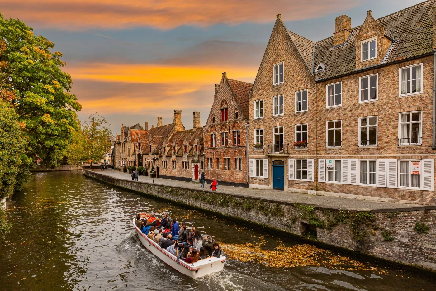 Brugge – færgehavn og rejsemålsguide