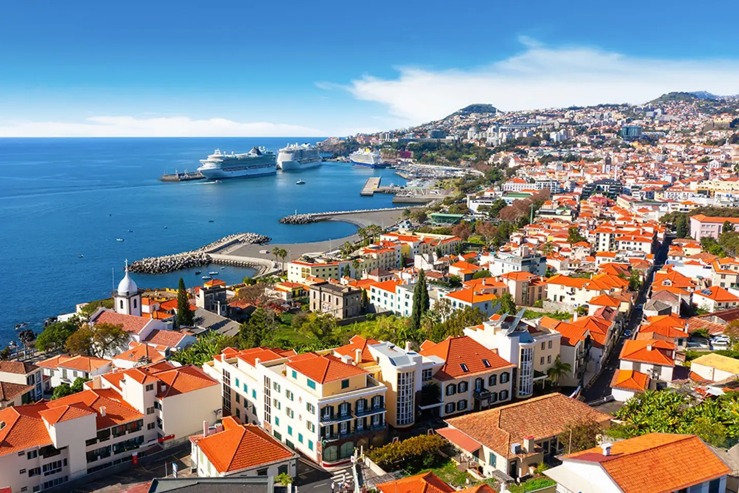 Funchal – færgehavn og rejsemålsguide