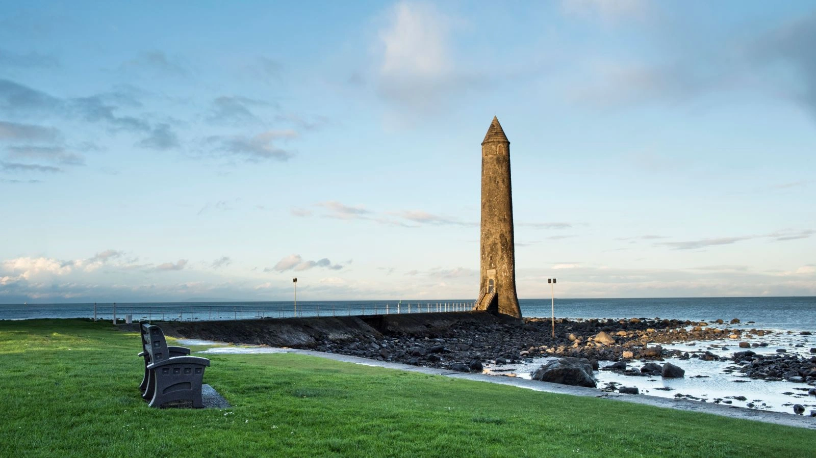 Larne – færgehavn og rejsemålsguide