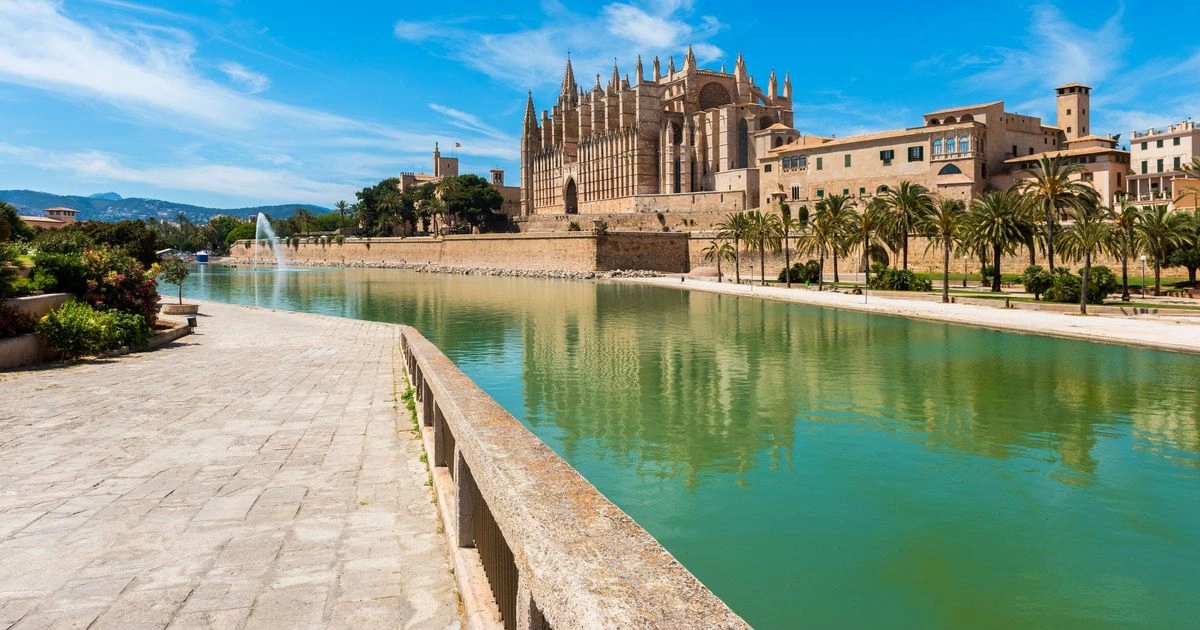 Palma de Mallorca – færgehavn og rejsemålsguide