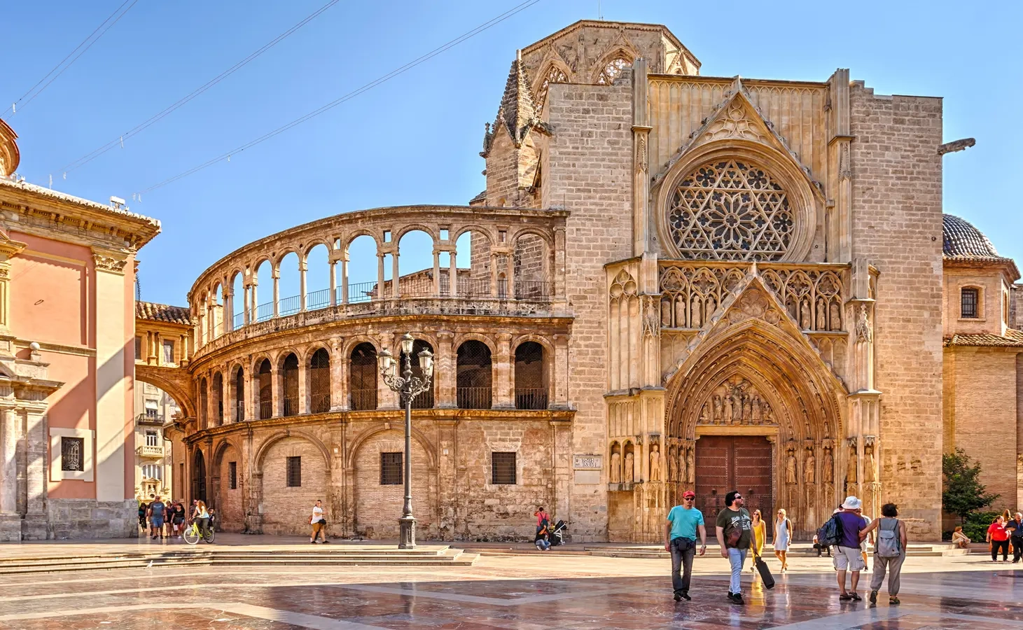 Valencia – færgehavn og rejsemålsguide