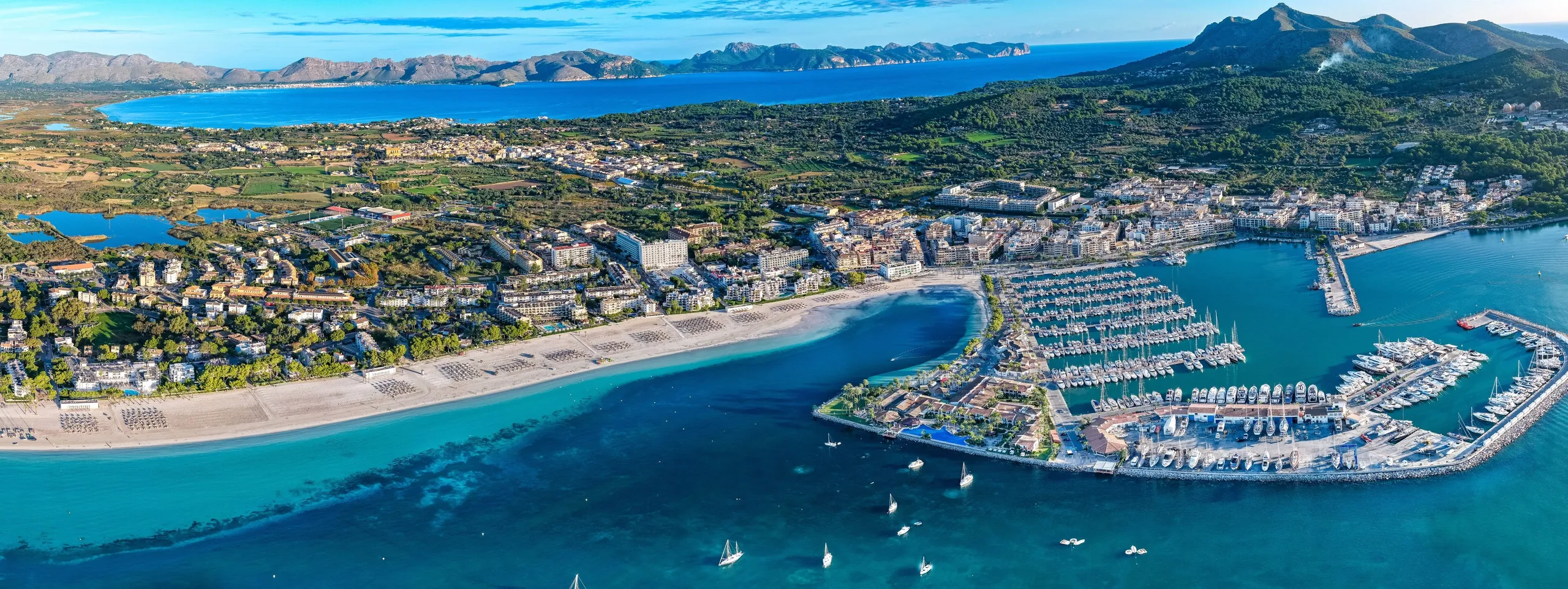 Færgerejse og havneinformation for Alcúdia–Mahón
