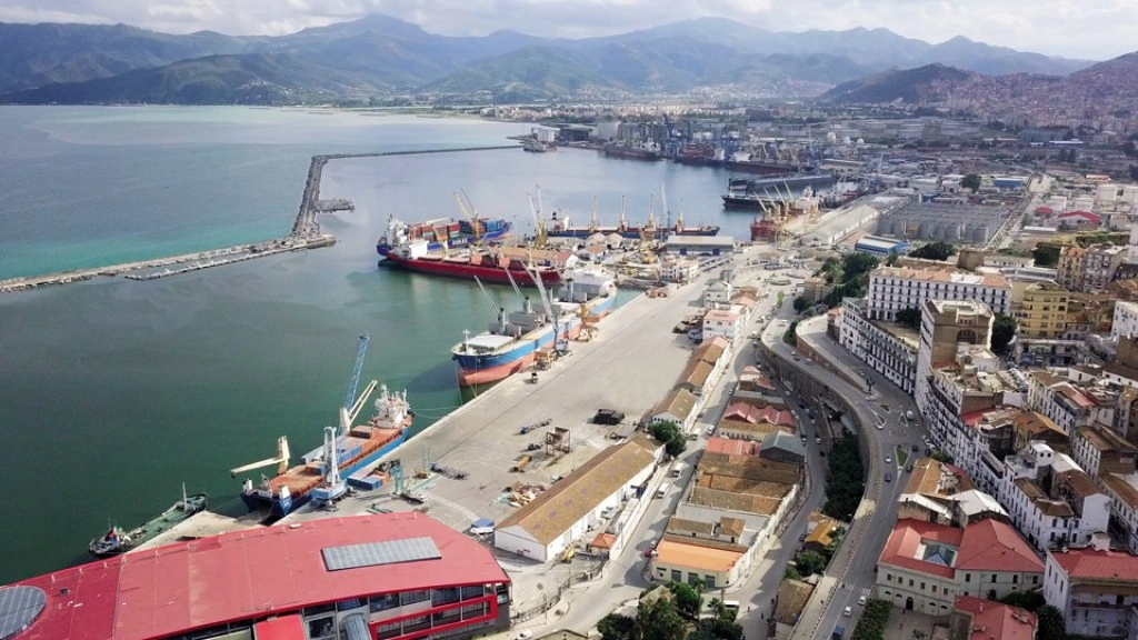 Færgerejse og havneinformation for Sète–Béjaïa