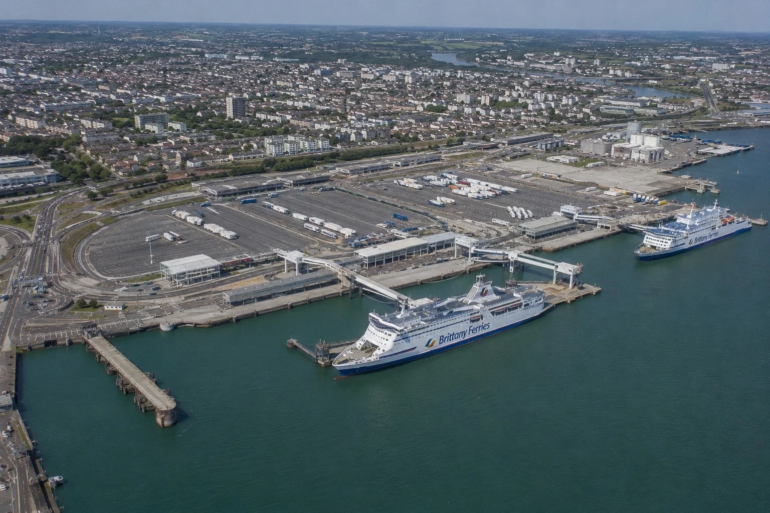 Caen – færgehavn og rejsemålsguide