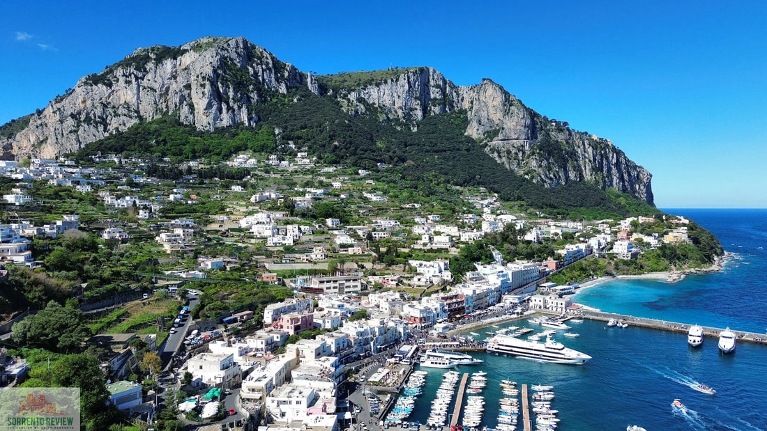 Færgerejse og havneinformation for Napoli–Capri