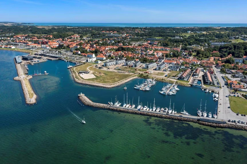 Færgerejse og havneinformation for Ebeltoft–Odden