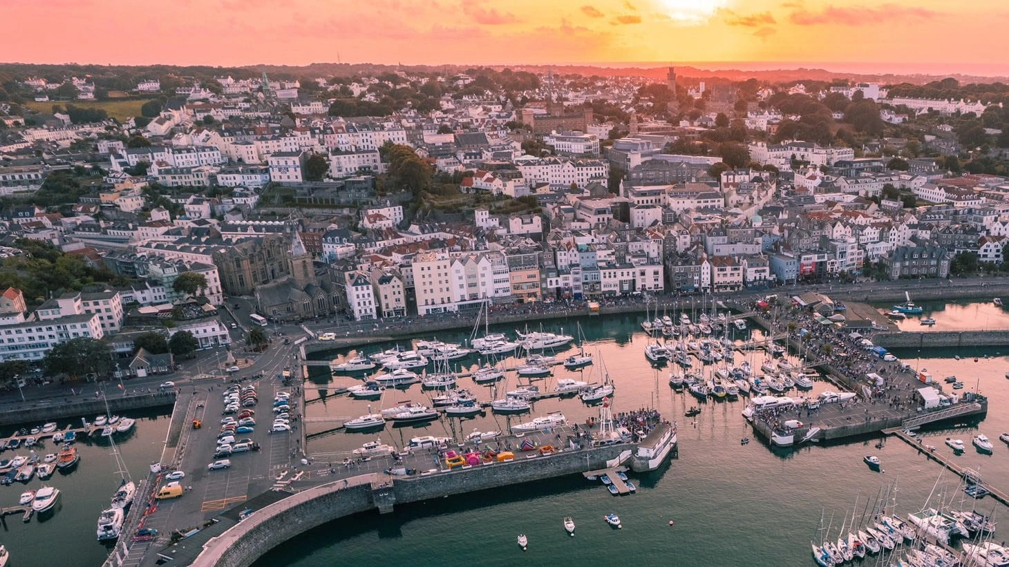 Færgerejse og havneinformation for Jersey–Guernsey
