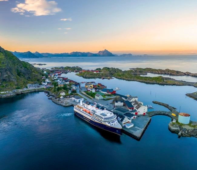 Færgerejse og havneinformation for Bergen–Kirkenes