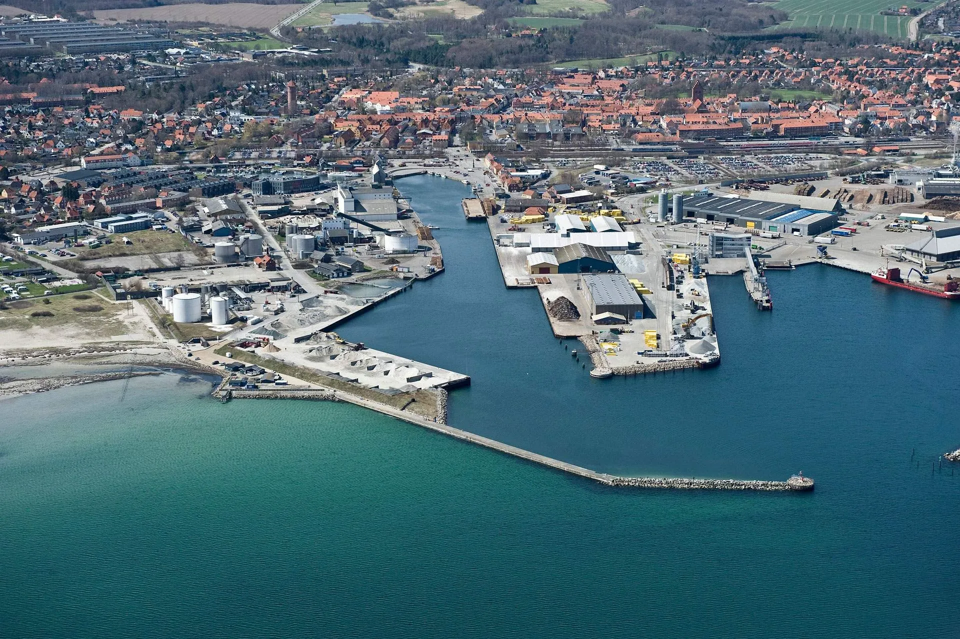 Færgerejse og havneinformation for Køge–Rønne