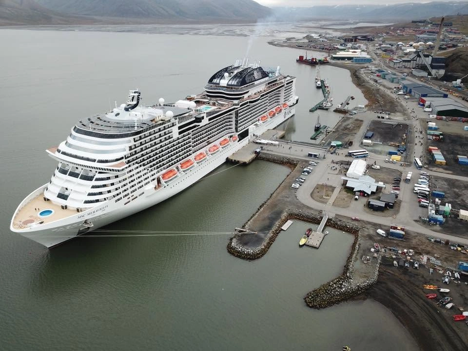 Færgerejse og havneinformation for Bergen–Longyearbyen Svalbard Line