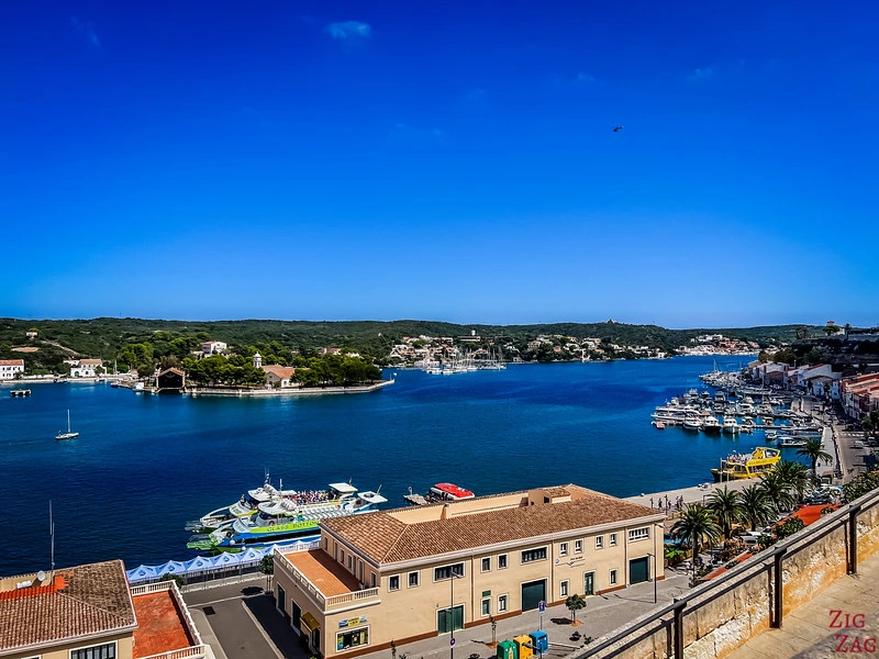 Færgerejse og havneinformation for Ibiza–Mahón