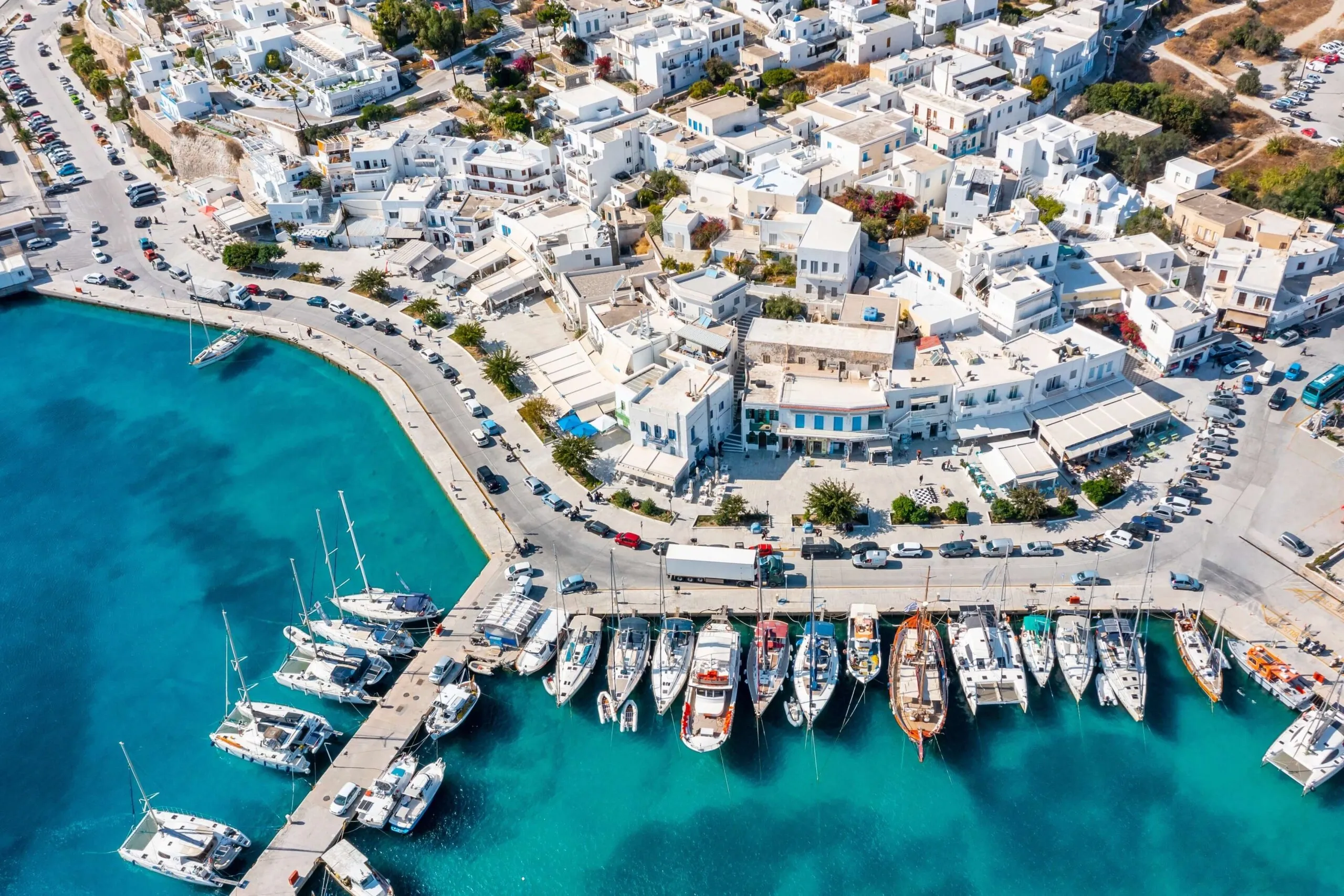 Færgehavnen i Milos