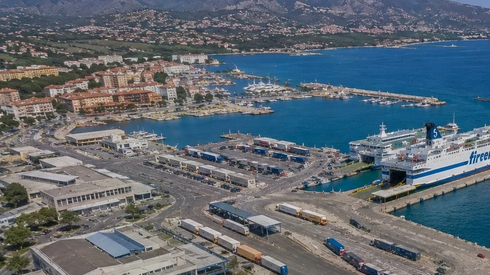 Færgerejse og havneinformation for Civitavecchia–Olbia