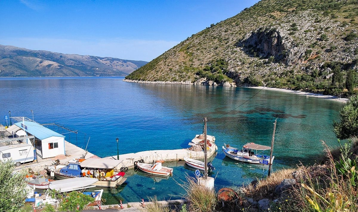 Færgerejse og havneinformation for Sami, Kefalonia–Pisaetos, Ithaca