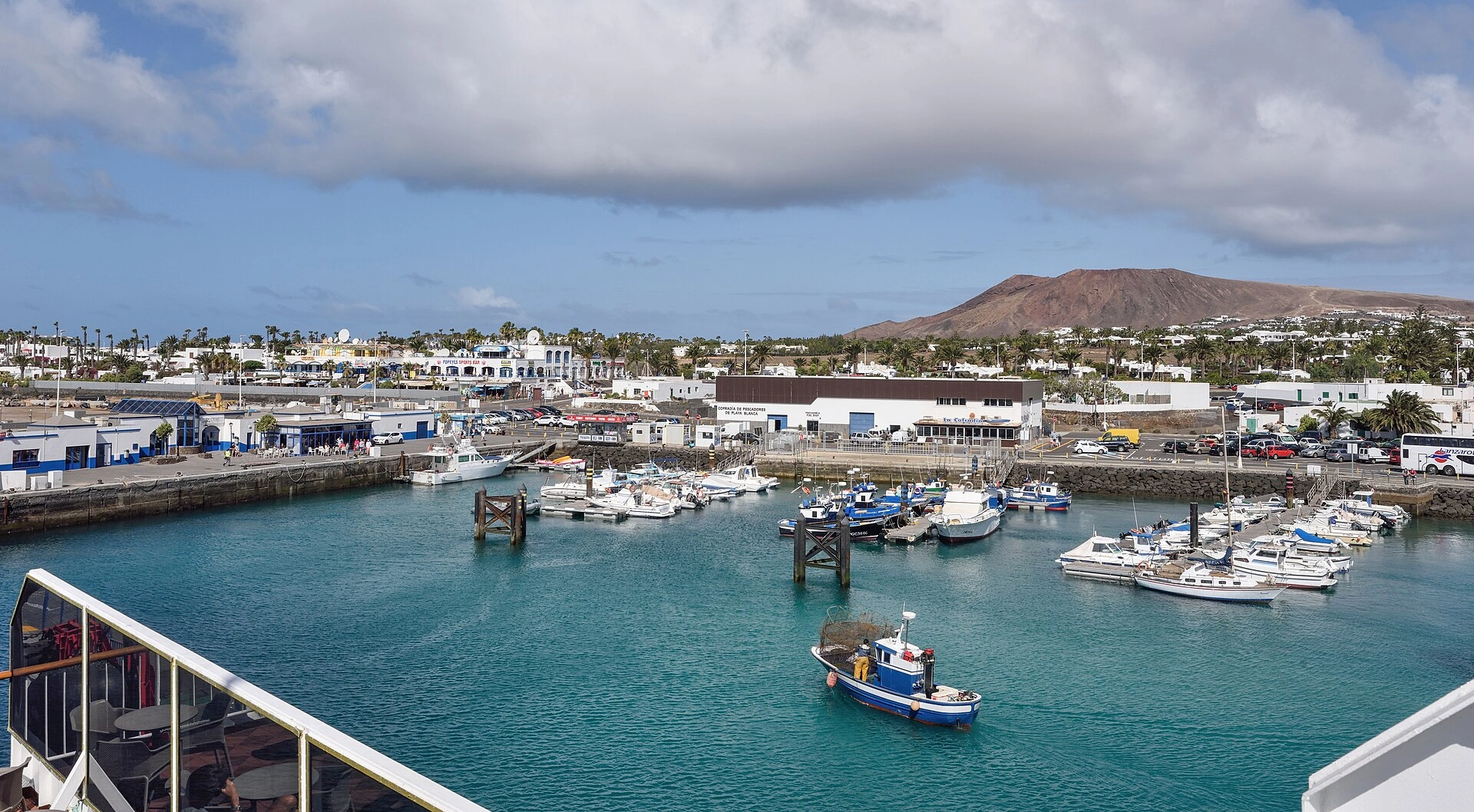 Færgerejse og havneinformation for Corralejo–Playa Blanca