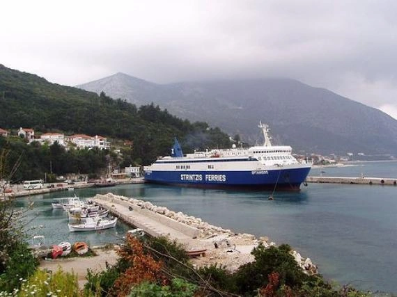 Færgerejse og havneinformation for Kyllini–Poros, Kefalonia