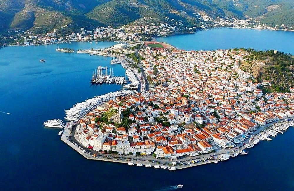 Færgehavnen i Poros