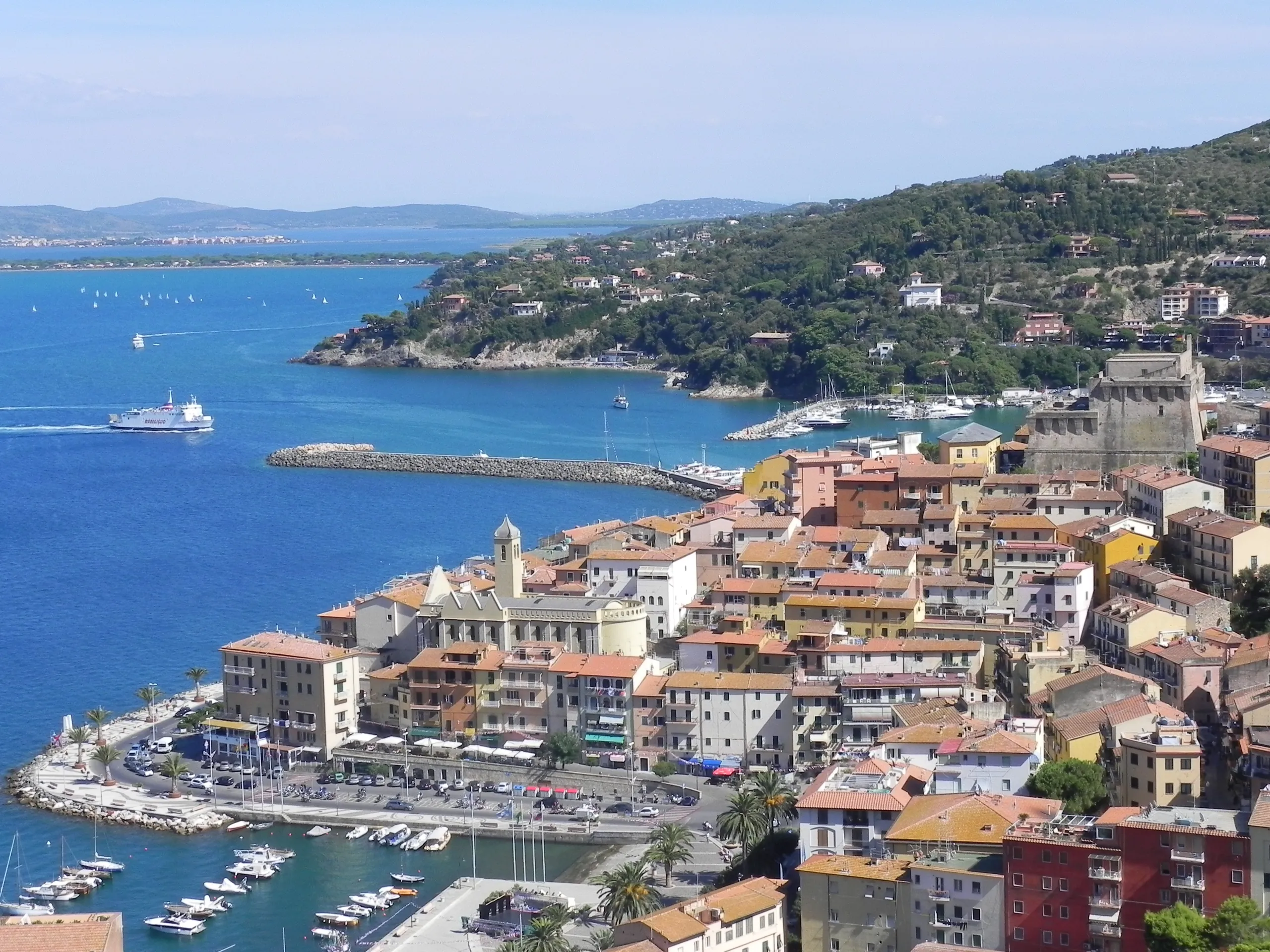 Færgehavnen i Porto Santo Stefano
