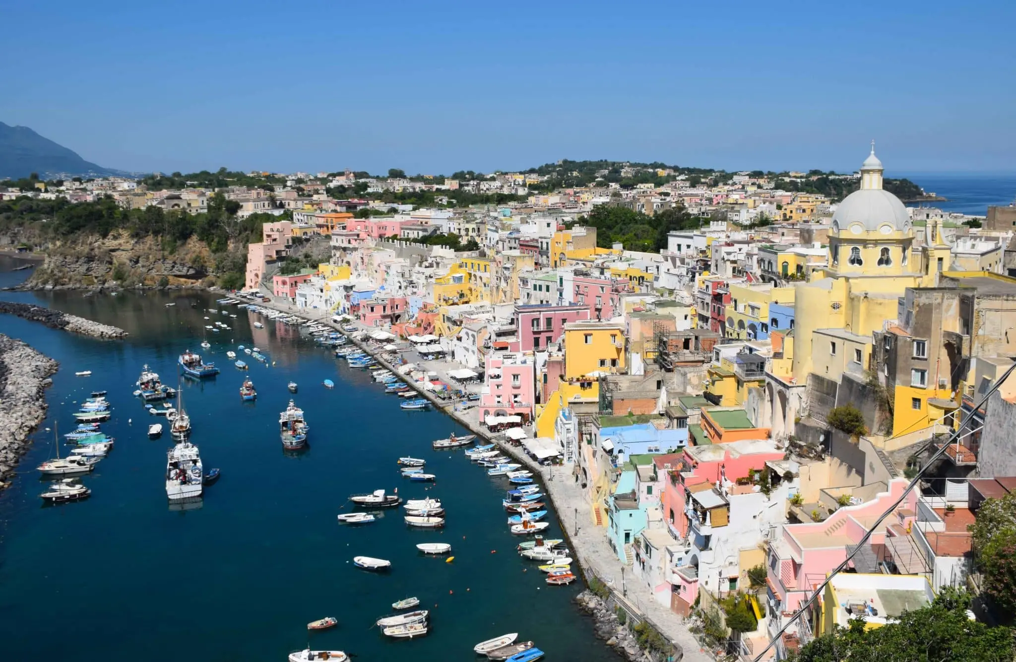 Færgerejse og havneinformation for Napoli–Procida