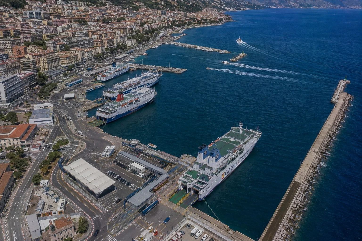 Færgerejse og havneinformation for Messina–Reggio Calabria