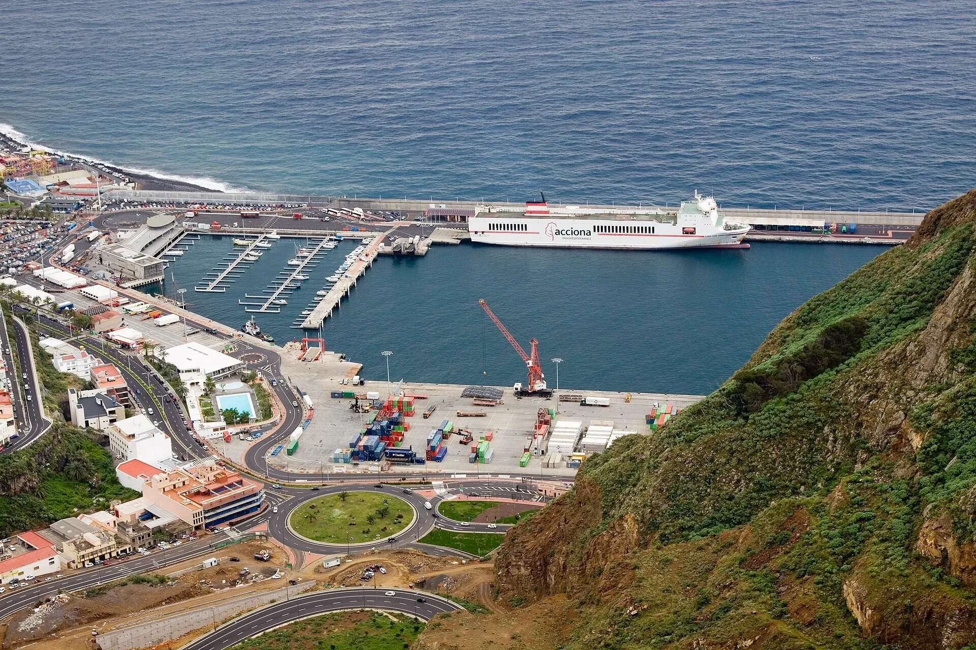 Færgerejse og havneinformation for Los Cristianos–Santa Cruz de La Palma