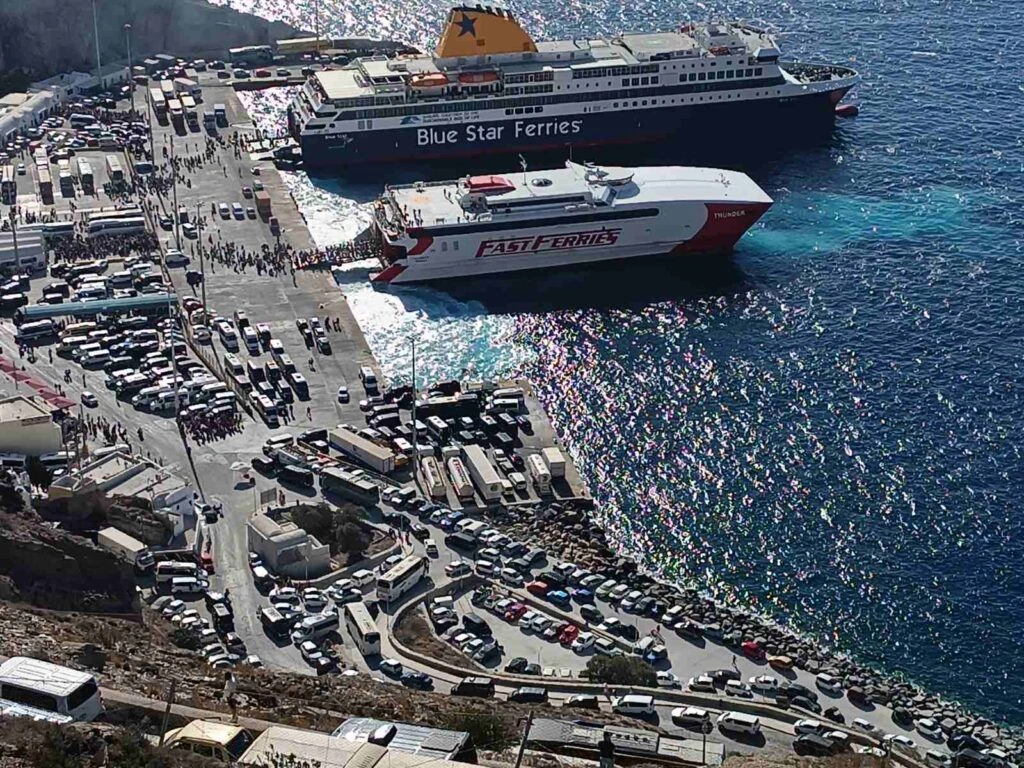 Færgehavnen i Santorini (Athinios)