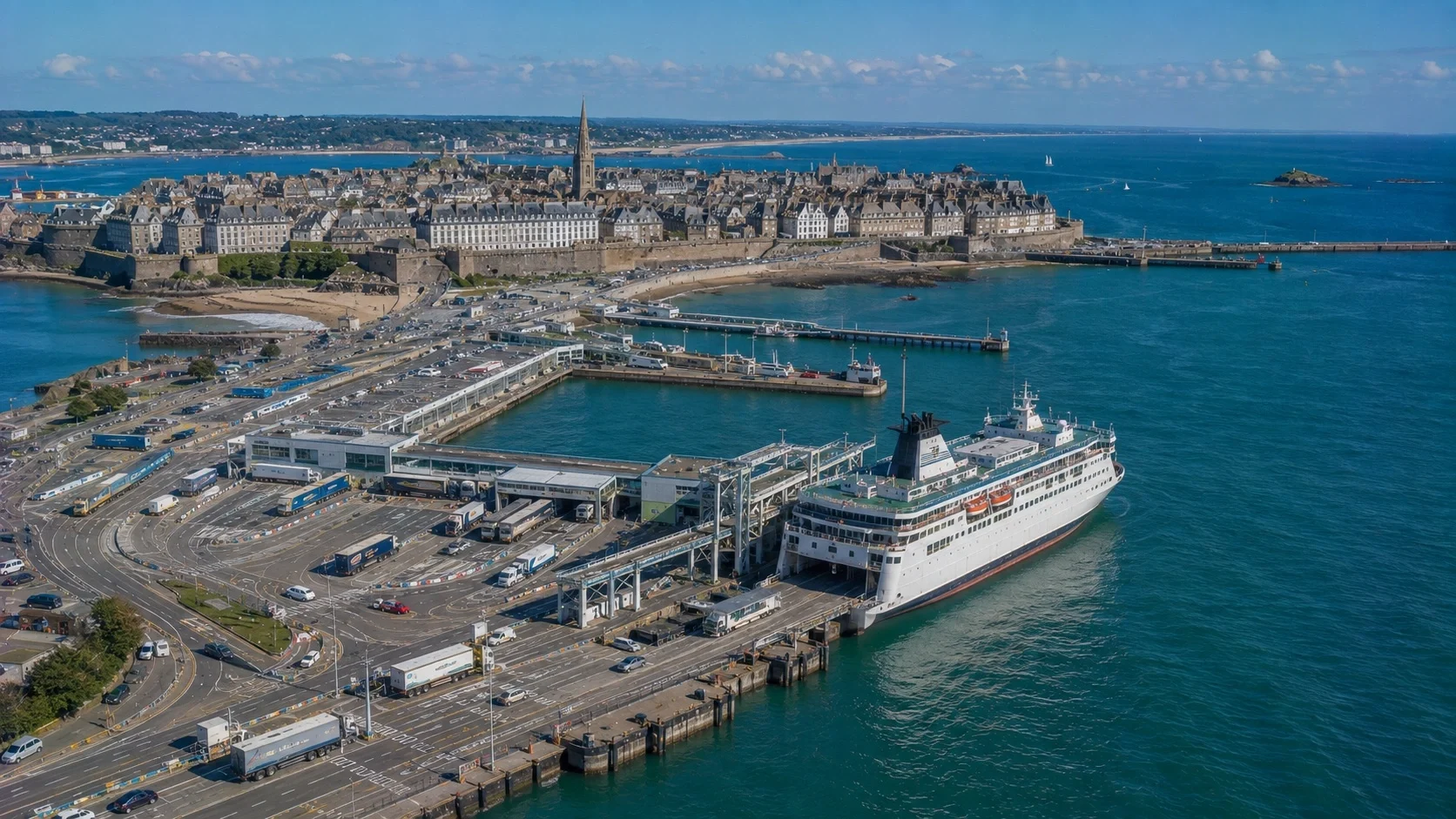 Færgerejse og havneinformation for Poole–St Malo
