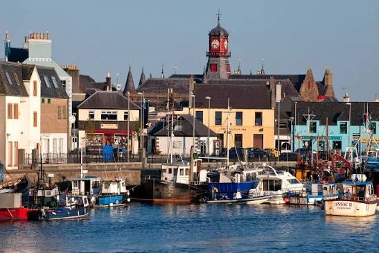 Færgerejse og havneinformation for Ullapool–Stornoway