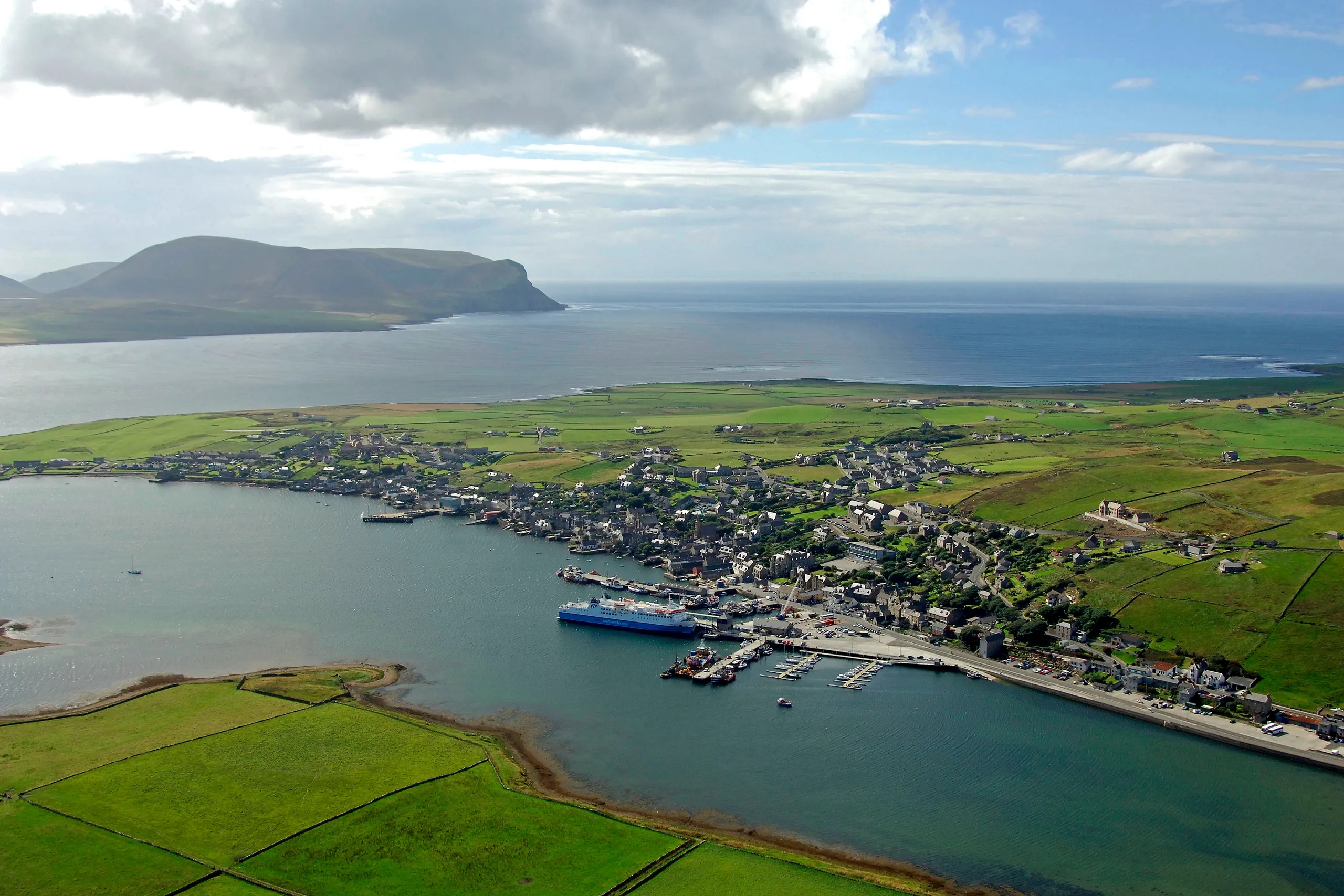 Færgerejse og havneinformation for Scrabster–Stromness