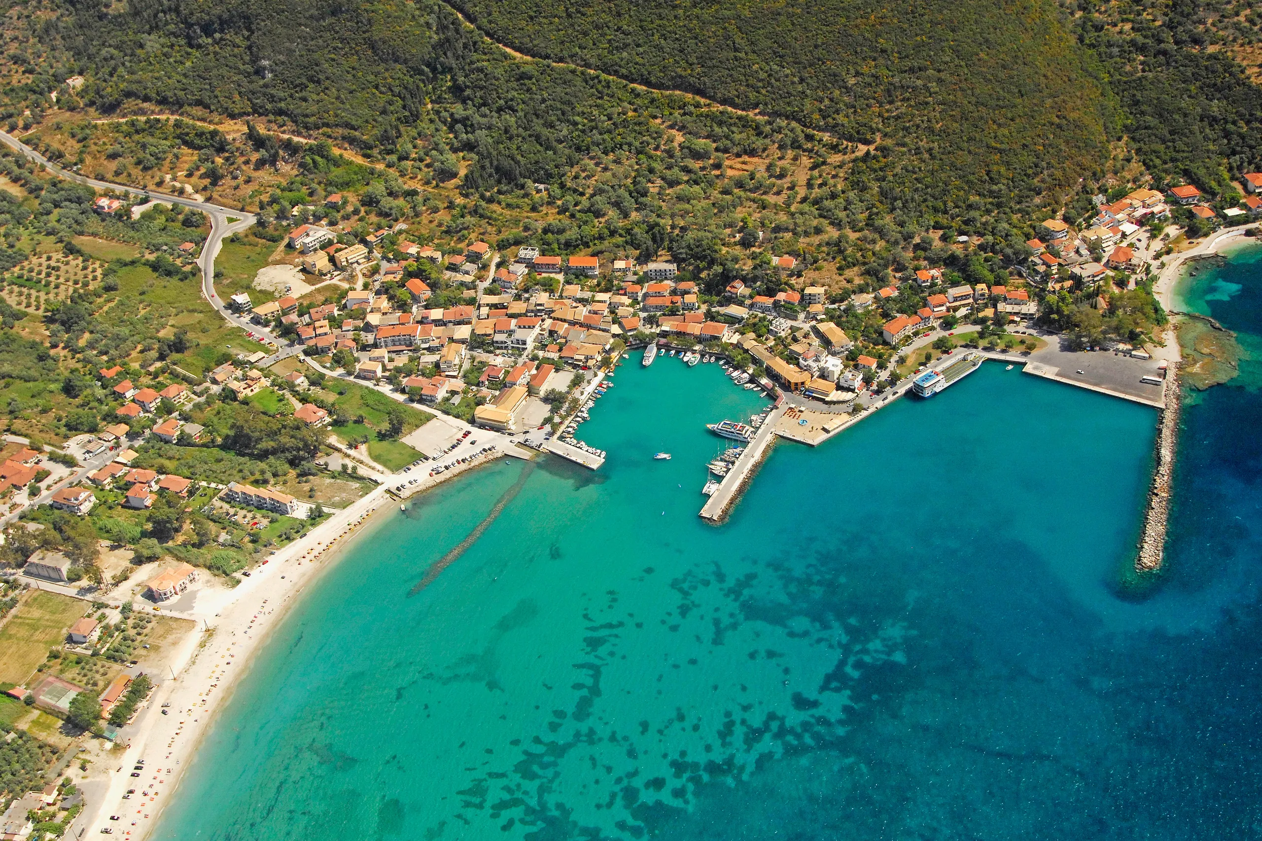 Færgerejse og havneinformation for Vasiliki, Lefkada–Frikes, Ithaca