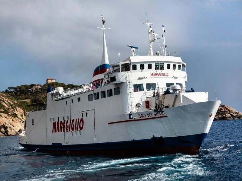 Færgerejse og havneinformation for Porto Santo Stefano–Giglio